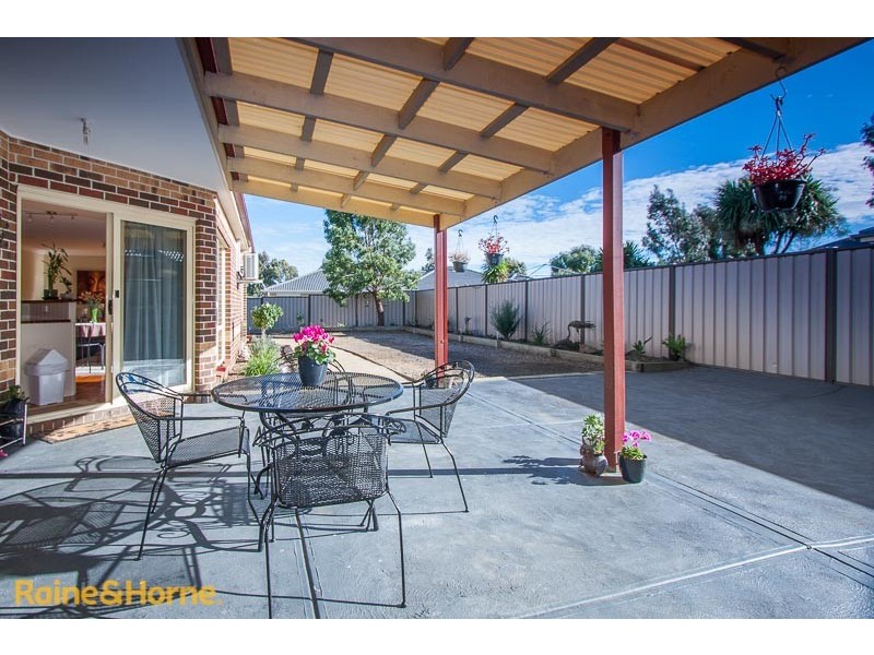 11 Seagull Place, Sunbury VIC 3429
