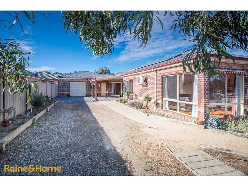 11 Seagull Place, Sunbury VIC 3429