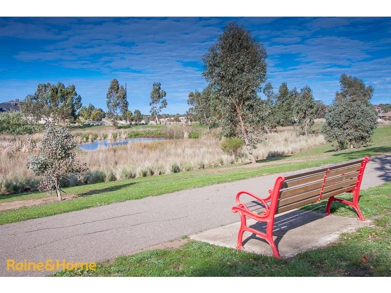 11 Seagull Place, Sunbury VIC 3429