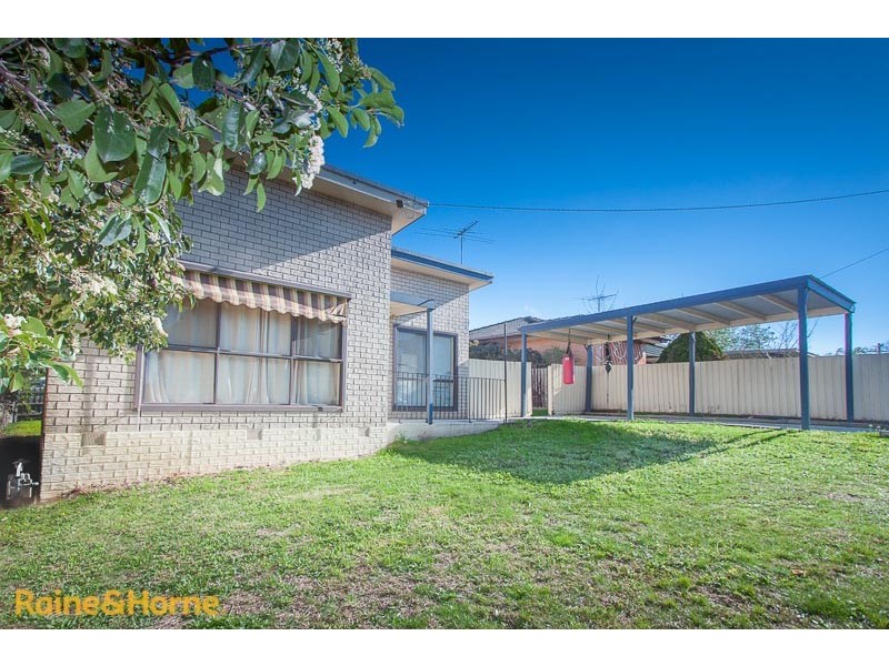 14 Blaxland Drive, Sunbury VIC 3429