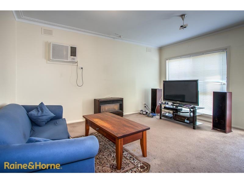 14 Blaxland Drive, Sunbury VIC 3429