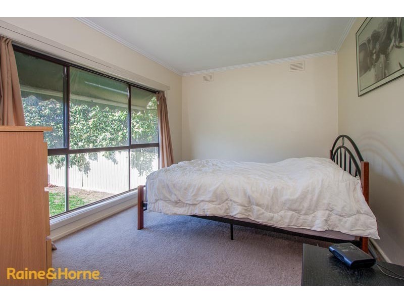 14 Blaxland Drive, Sunbury VIC 3429