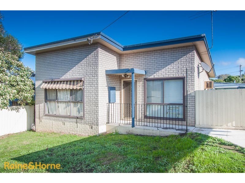 14 Blaxland Drive, Sunbury VIC 3429