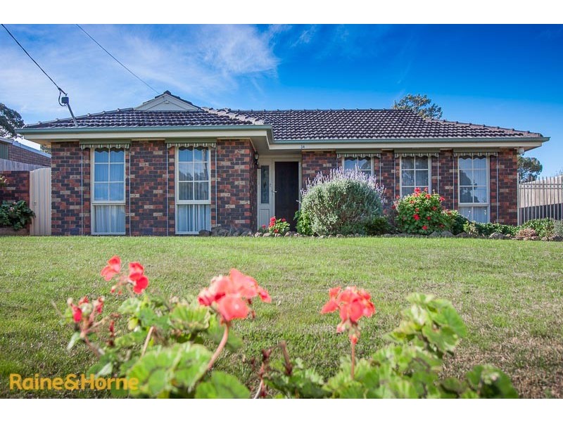 34 Gilchrist Crescent, Sunbury VIC 3429