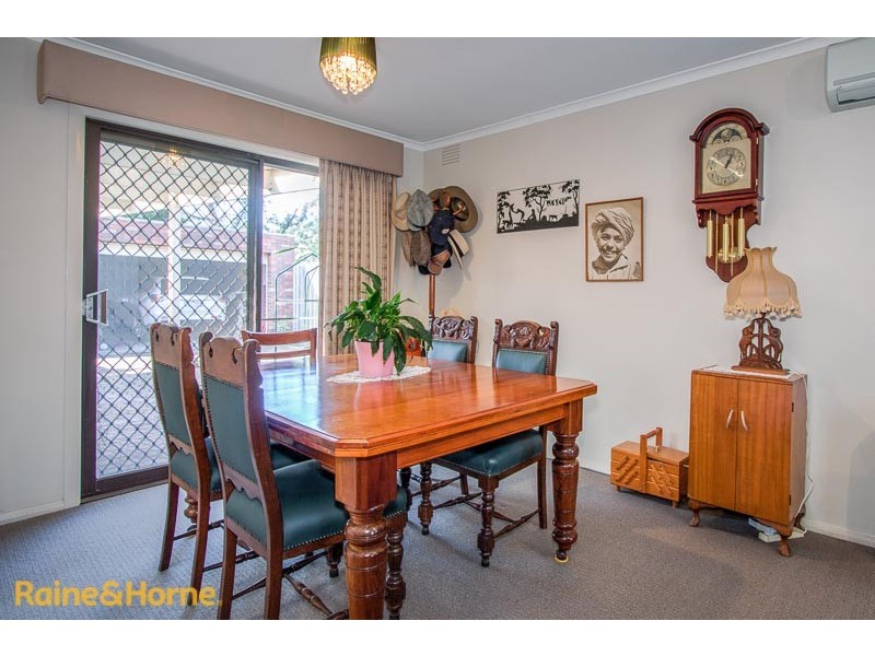 34 Gilchrist Crescent, Sunbury VIC 3429