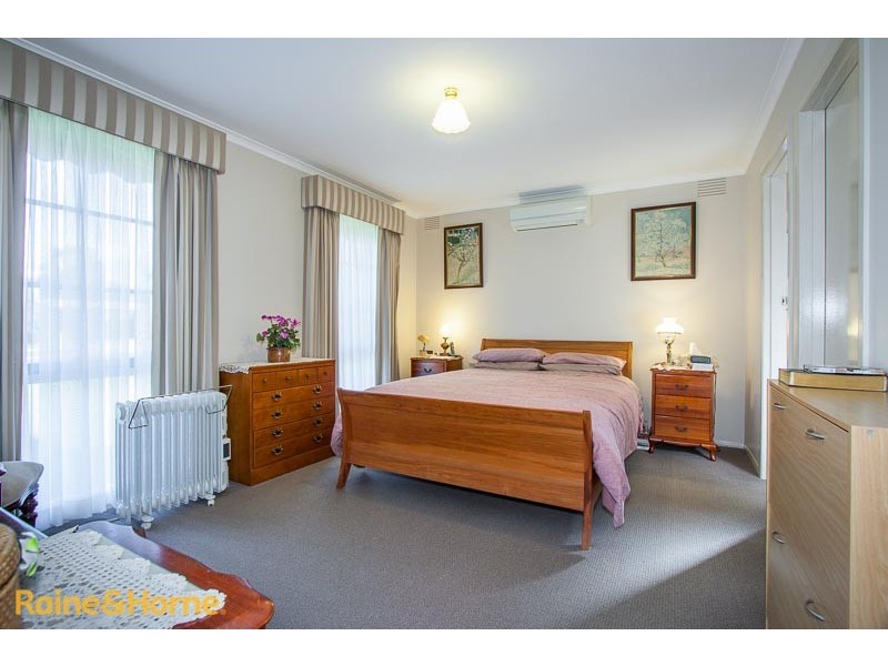 34 Gilchrist Crescent, Sunbury VIC 3429