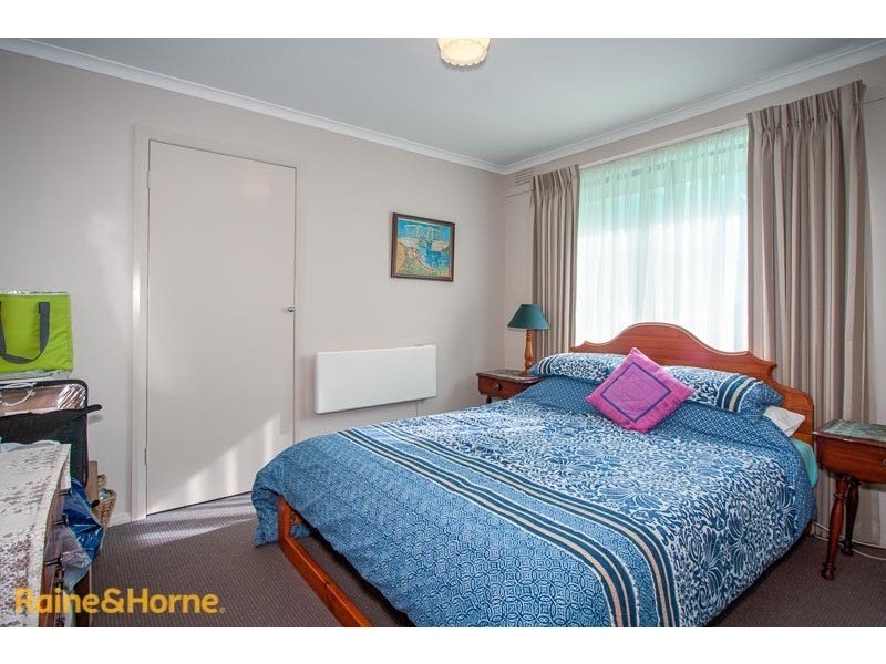 34 Gilchrist Crescent, Sunbury VIC 3429