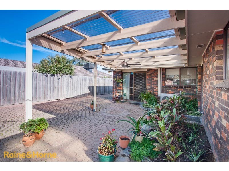 34 Gilchrist Crescent, Sunbury VIC 3429
