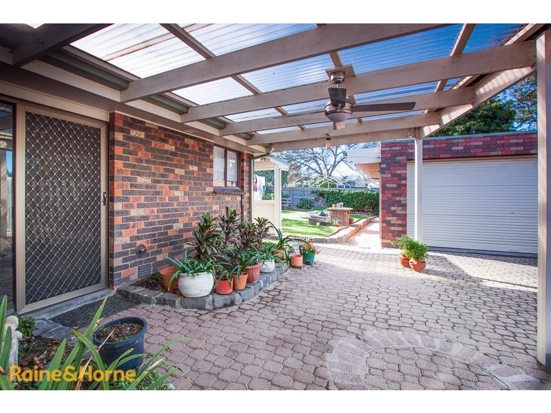 34 Gilchrist Crescent, Sunbury VIC 3429
