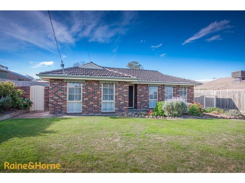 34 Gilchrist Crescent, Sunbury VIC 3429