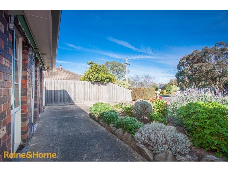 34 Gilchrist Crescent, Sunbury VIC 3429