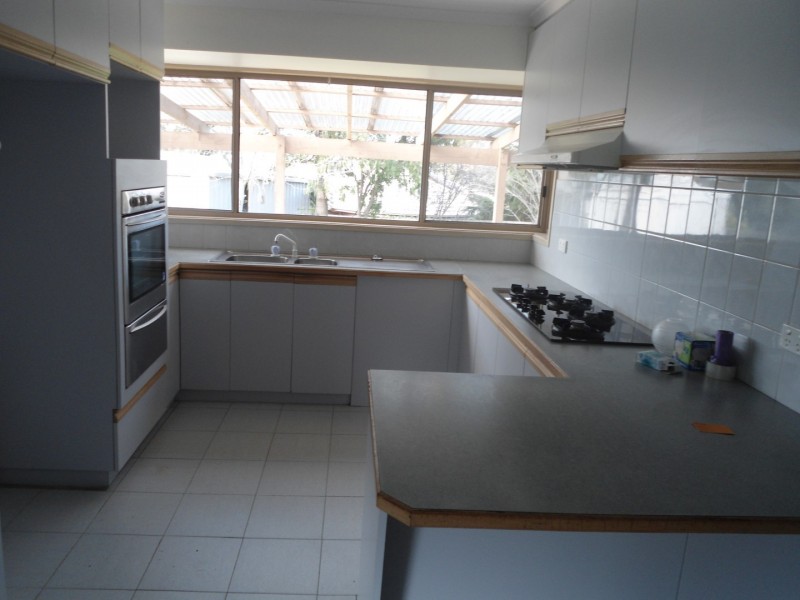 17 Dalkeith Avenue, Sunbury VIC 3429