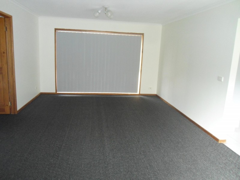 17 Dalkeith Avenue, Sunbury VIC 3429