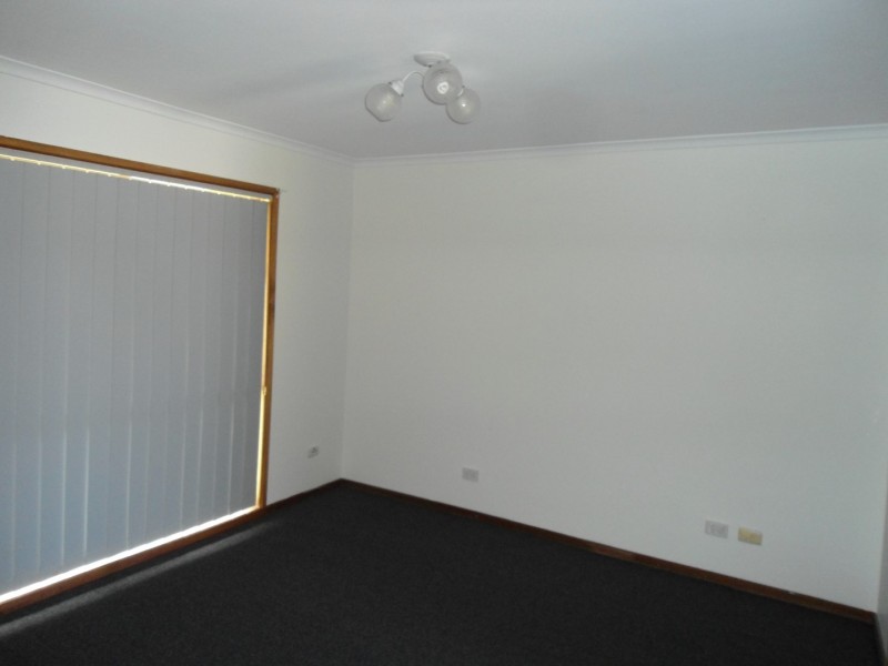 17 Dalkeith Avenue, Sunbury VIC 3429