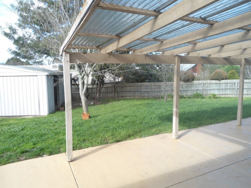 17 Dalkeith Avenue, Sunbury VIC 3429
