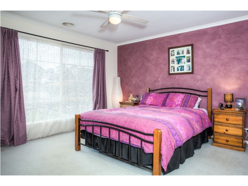 10 Acacia Court, Romsey VIC 3434