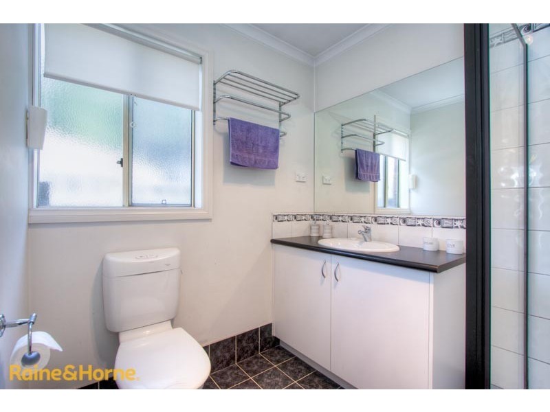 10 Acacia Court, Romsey VIC 3434