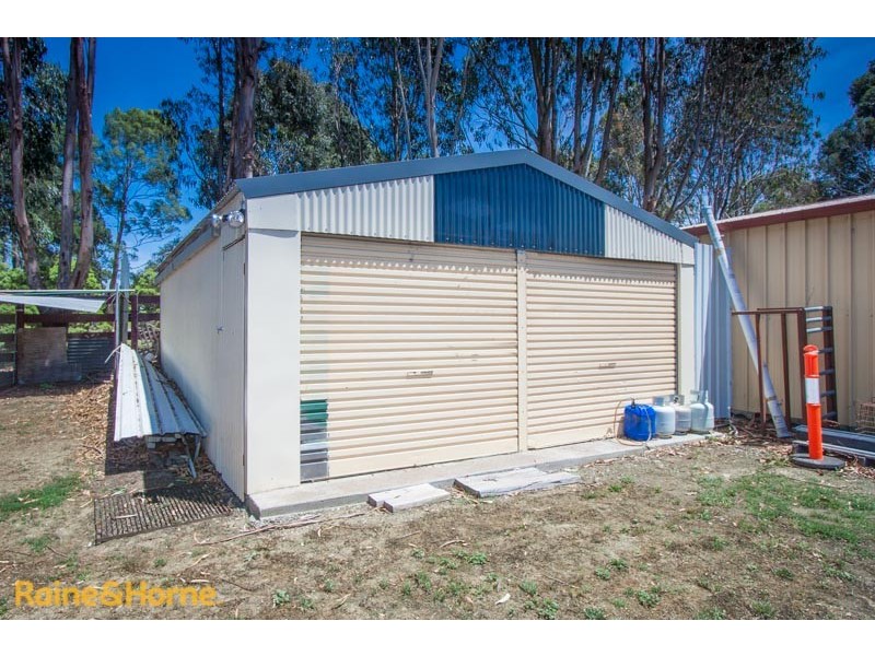 10 Acacia Court, Romsey VIC 3434