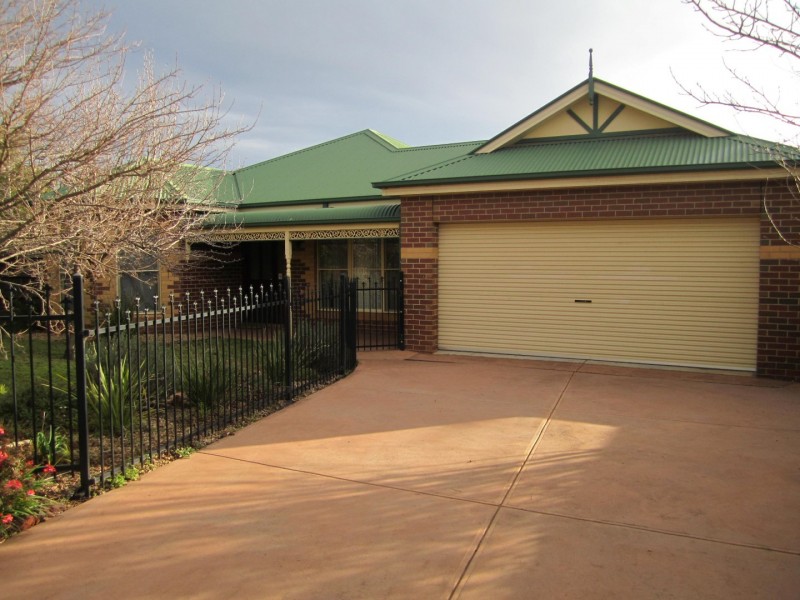 14 CITRIODORA CIRCUIT, Sunbury VIC 3429