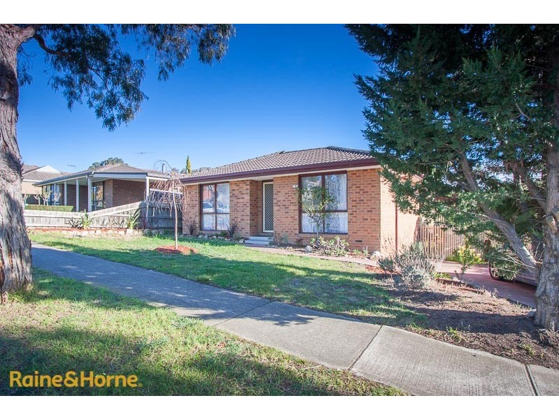 18 Phillip Drive, Sunbury VIC 3429
