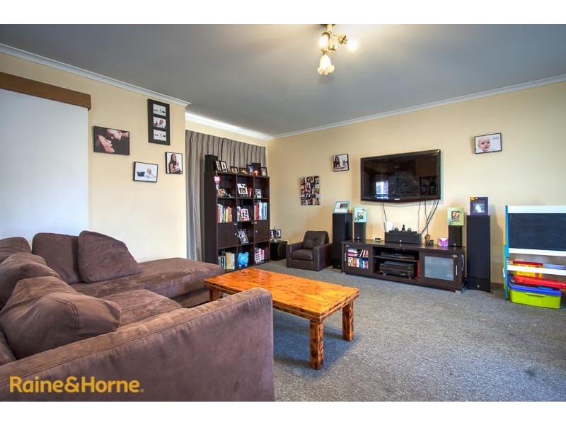 18 Phillip Drive, Sunbury VIC 3429