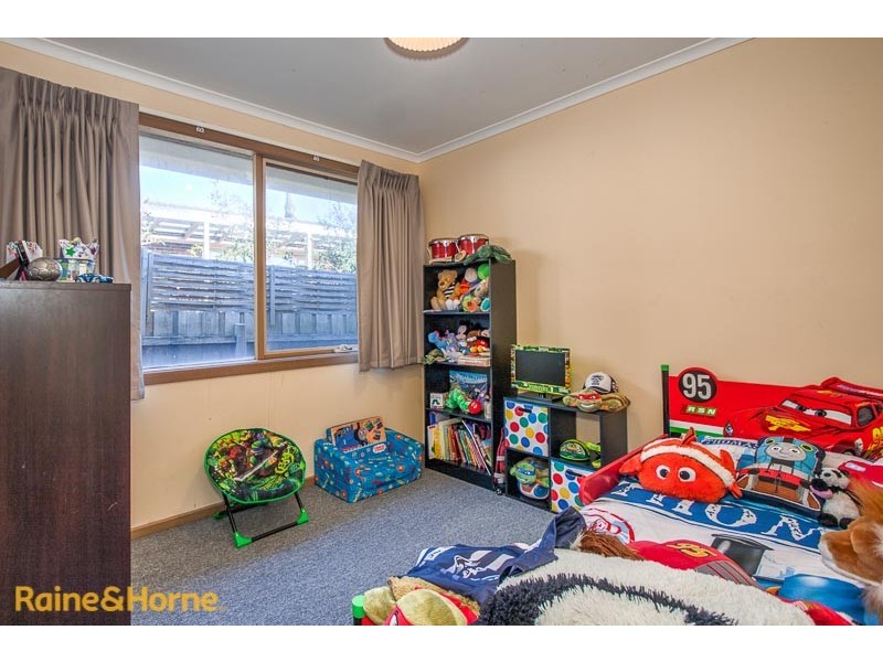 18 Phillip Drive, Sunbury VIC 3429