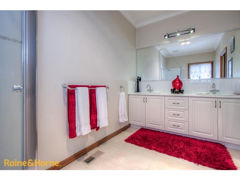 11 Starflower Way, Sunbury VIC 3429