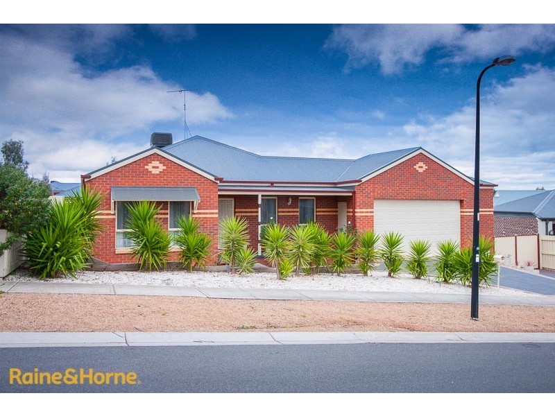 11 Starflower Way, Sunbury VIC 3429