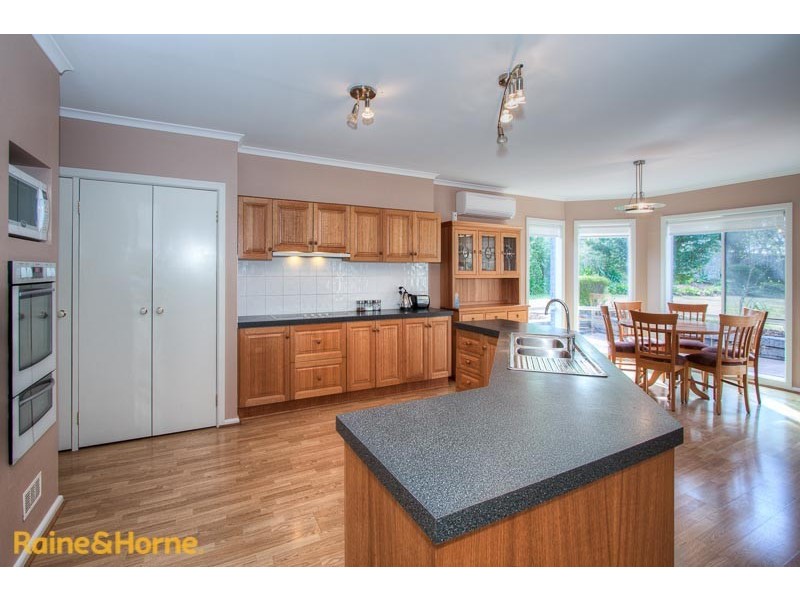 55 Yellowgum Boulevard, Sunbury VIC 3429