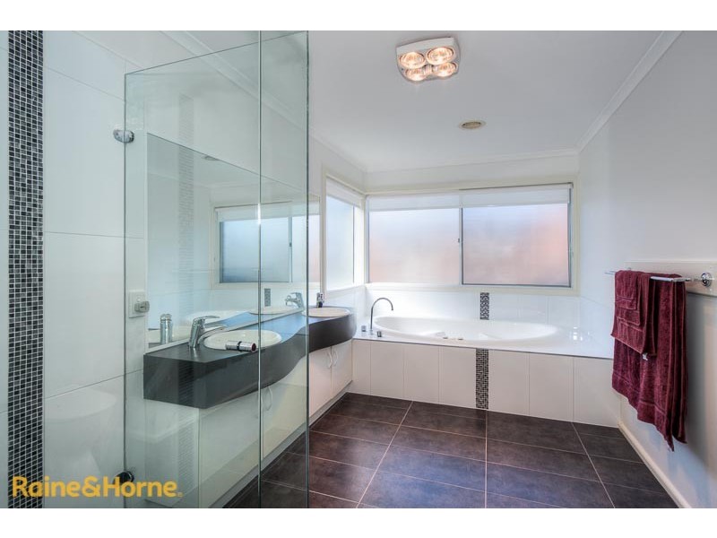 55 Yellowgum Boulevard, Sunbury VIC 3429