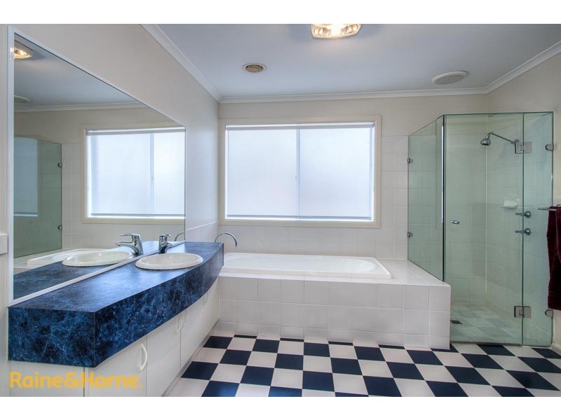 55 Yellowgum Boulevard, Sunbury VIC 3429