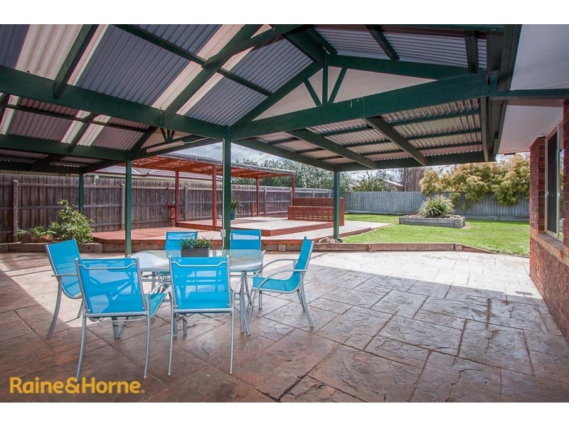 24 Charter Road East, Sunbury VIC 3429