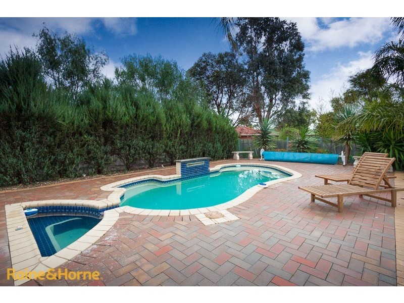 56 The Avenue, Sunbury VIC 3429