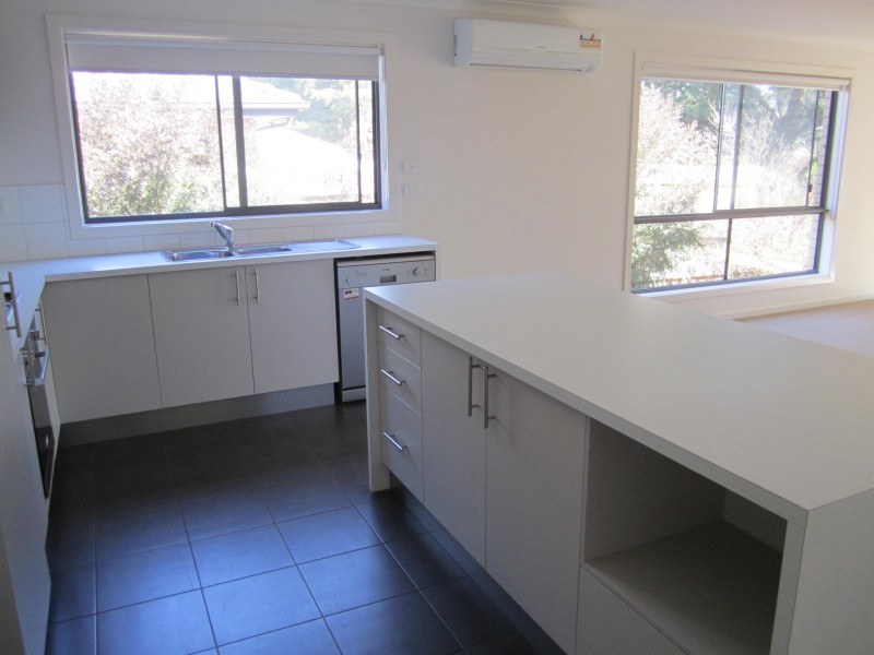 32 BAGGYGREEN STREET, Sunbury VIC 3429