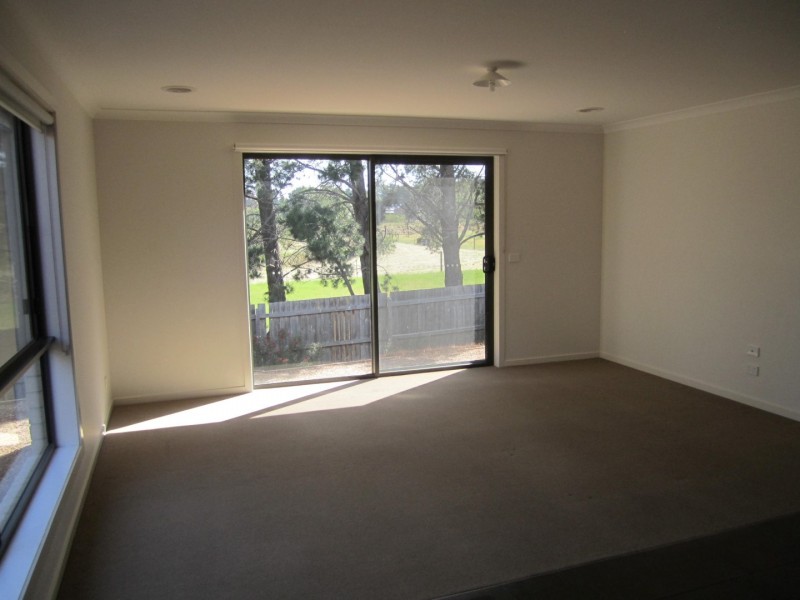 32 BAGGYGREEN STREET, Sunbury VIC 3429