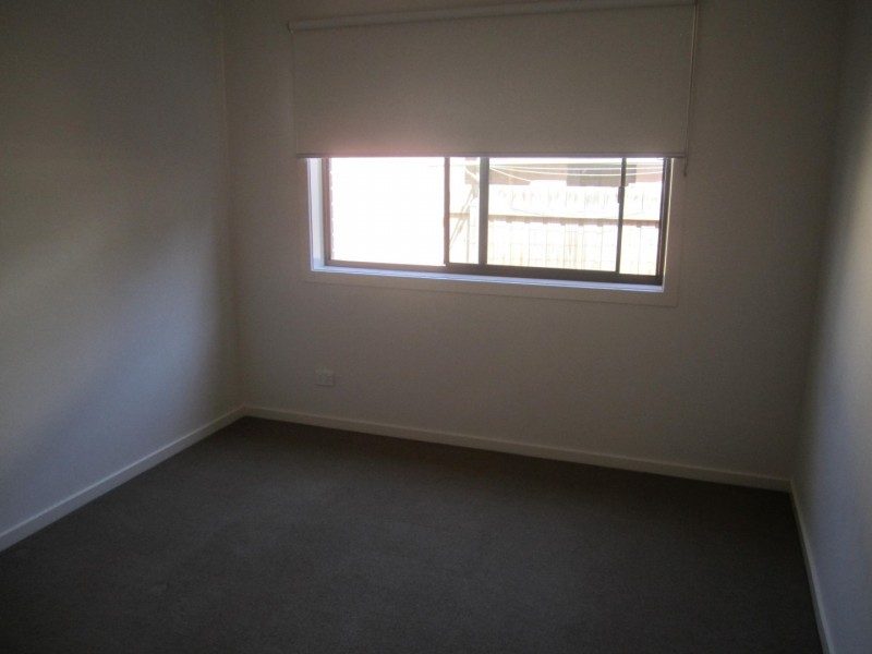 32 BAGGYGREEN STREET, Sunbury VIC 3429