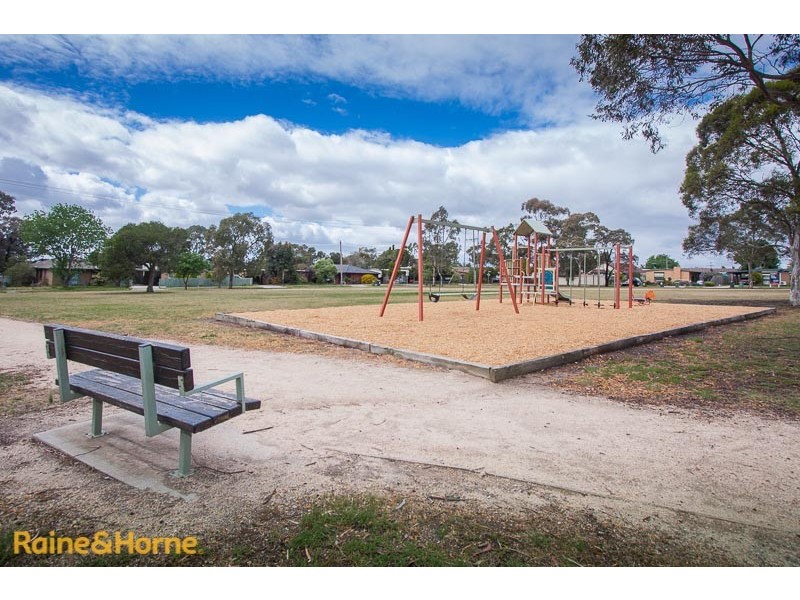 21 Flinders St, Sunbury VIC 3429