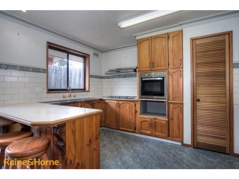 21 Flinders St, Sunbury VIC 3429