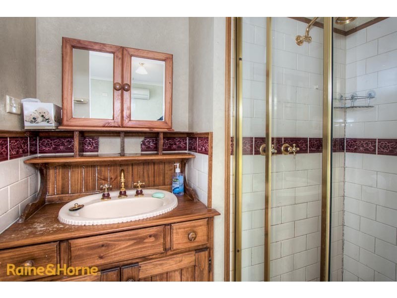 21 Flinders St, Sunbury VIC 3429