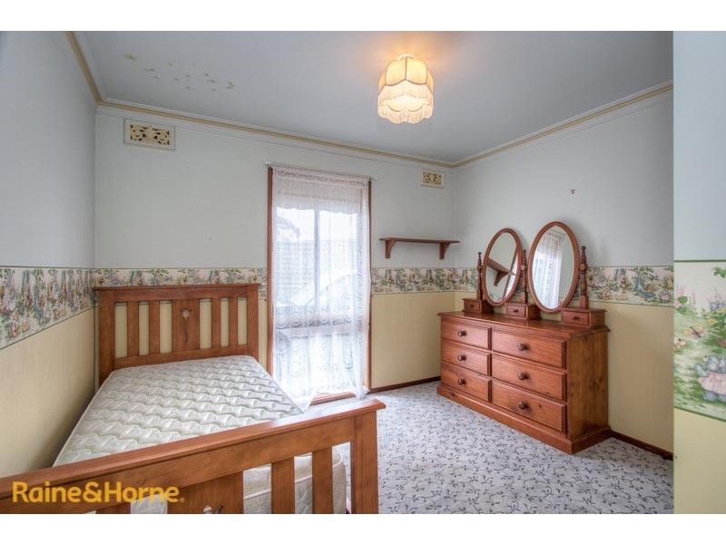 21 Flinders St, Sunbury VIC 3429