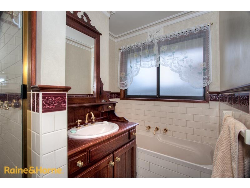 21 Flinders St, Sunbury VIC 3429