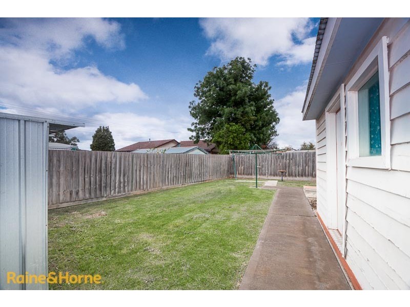 21 Flinders St, Sunbury VIC 3429