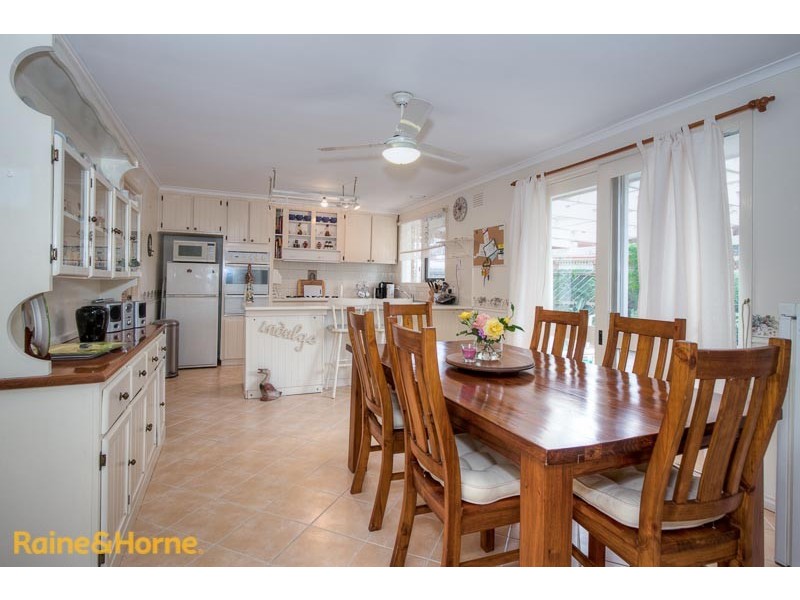 20 Gleneagles Drive, Sunbury VIC 3429