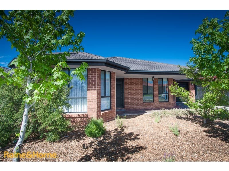 51 Charter Road East, Sunbury VIC 3429