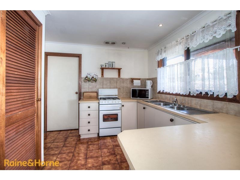 6 Burke Road, Sunbury VIC 3429