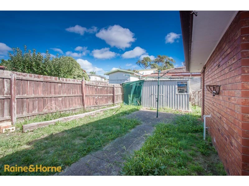 6 Burke Road, Sunbury VIC 3429