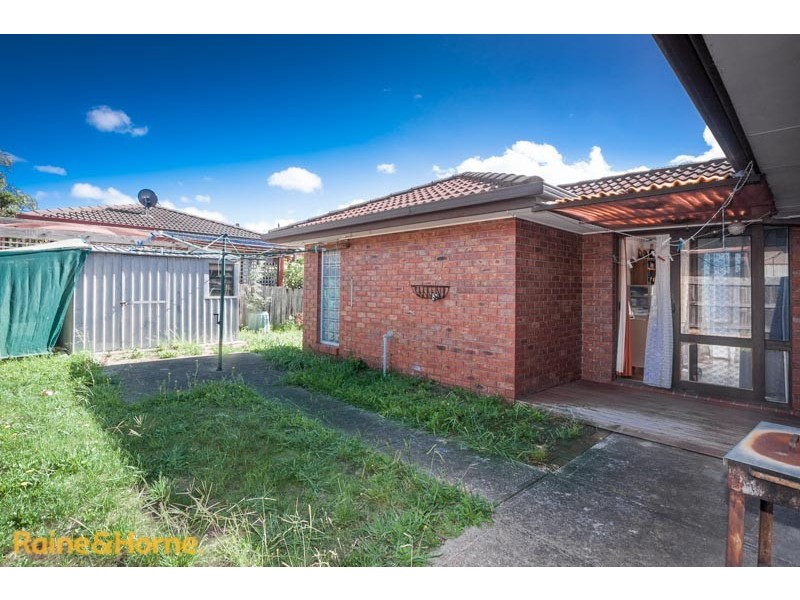 6 Burke Road, Sunbury VIC 3429