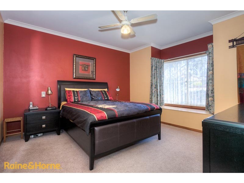 64 Stewarts Lane, Sunbury VIC 3429