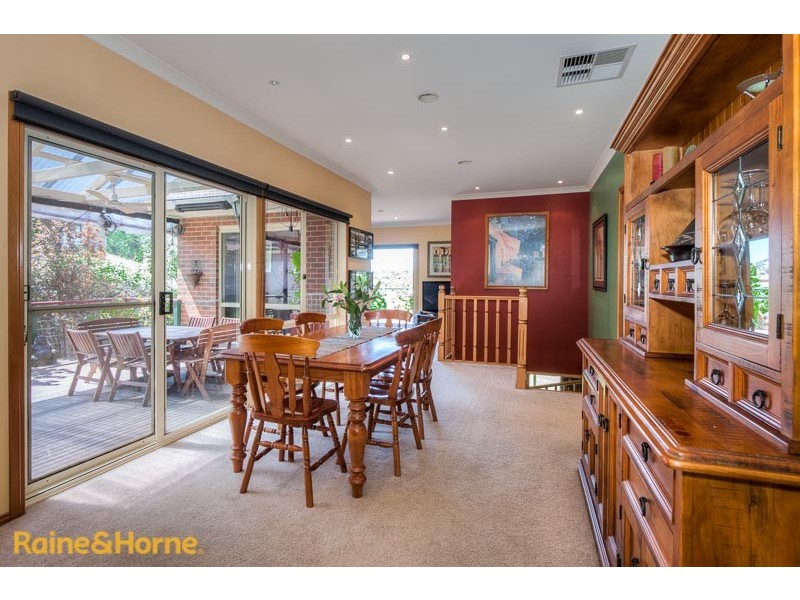 64 Stewarts Lane, Sunbury VIC 3429