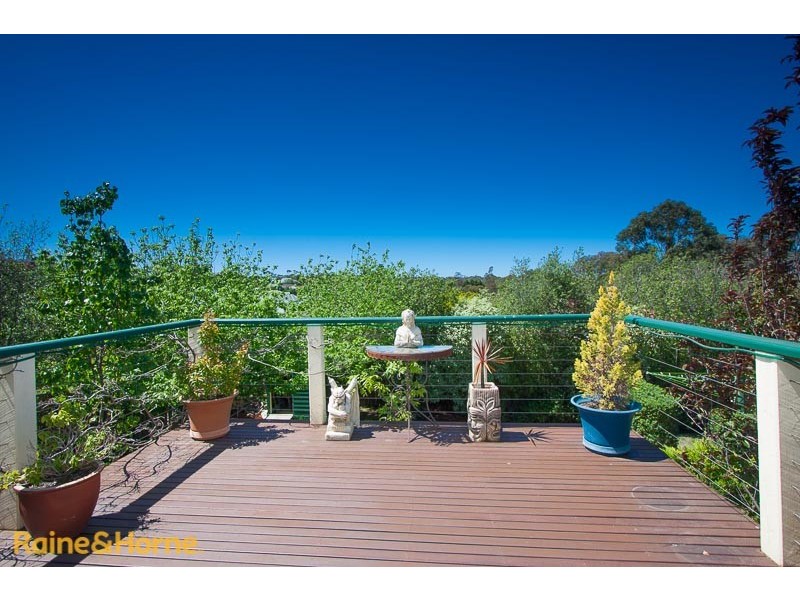 64 Stewarts Lane, Sunbury VIC 3429